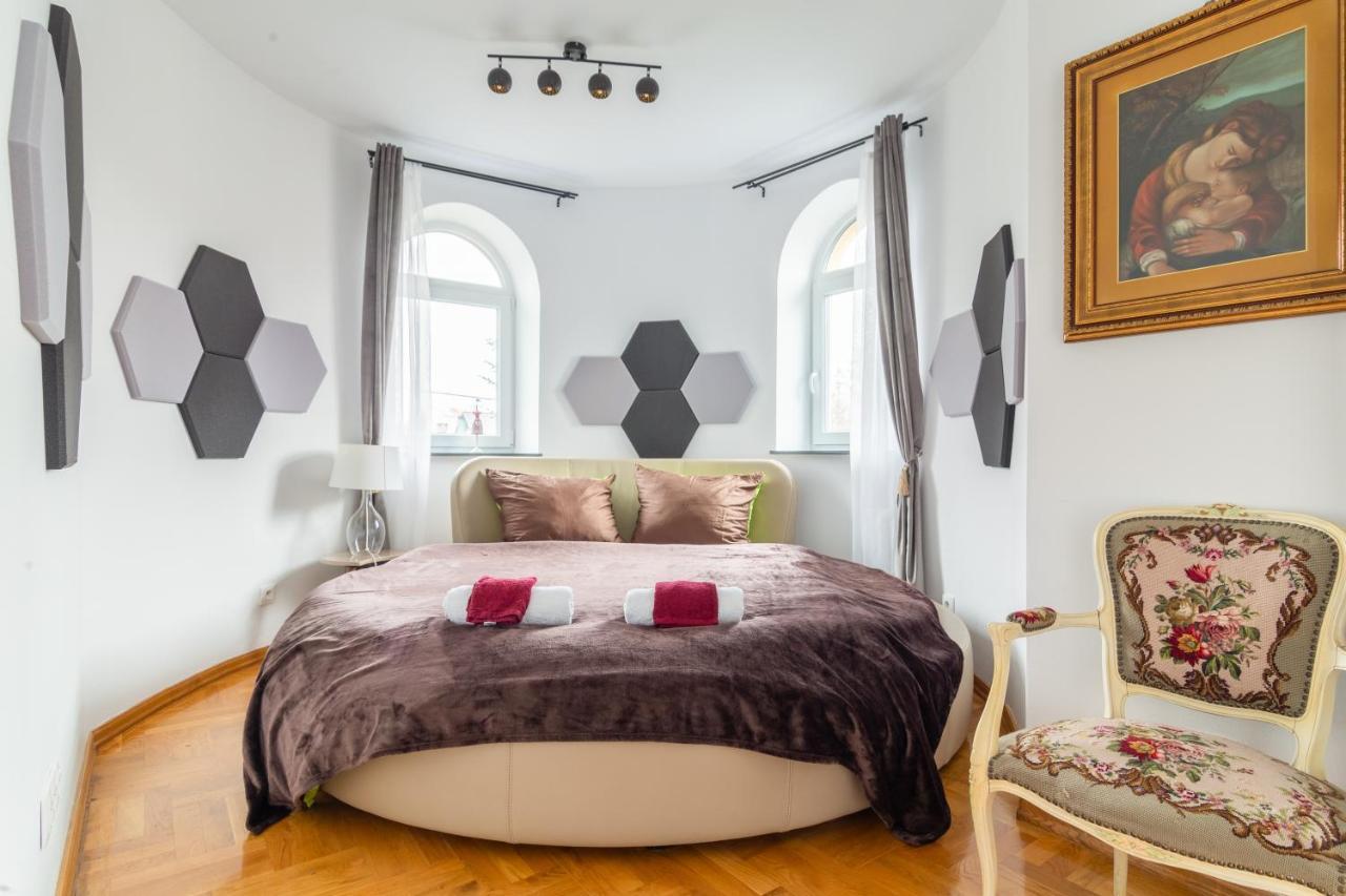 The Castle Suites & Apartment - Free Parking - (Adults Only) Краков Экстерьер фото