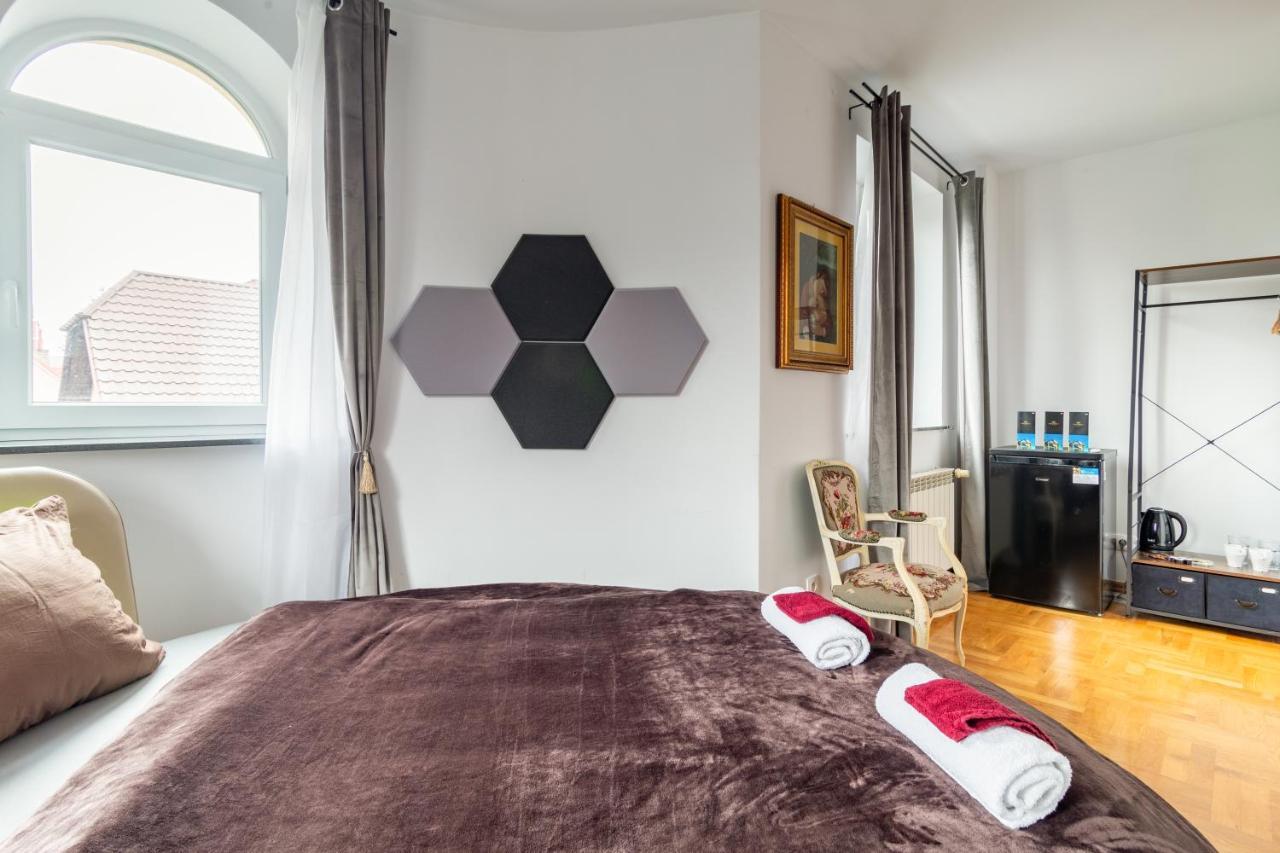 The Castle Suites & Apartment - Free Parking - (Adults Only) Краков Экстерьер фото