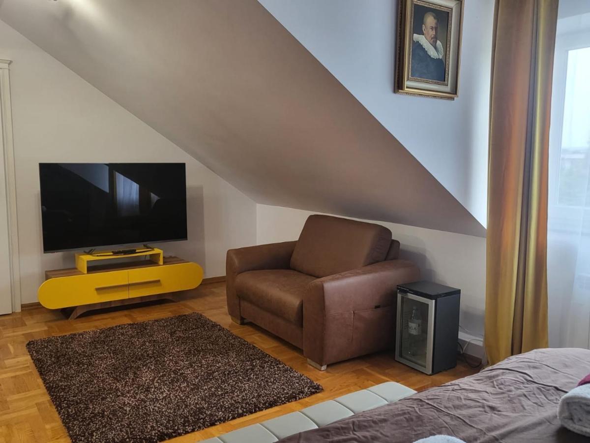 The Castle Suites & Apartment - Free Parking - (Adults Only) Краков Экстерьер фото