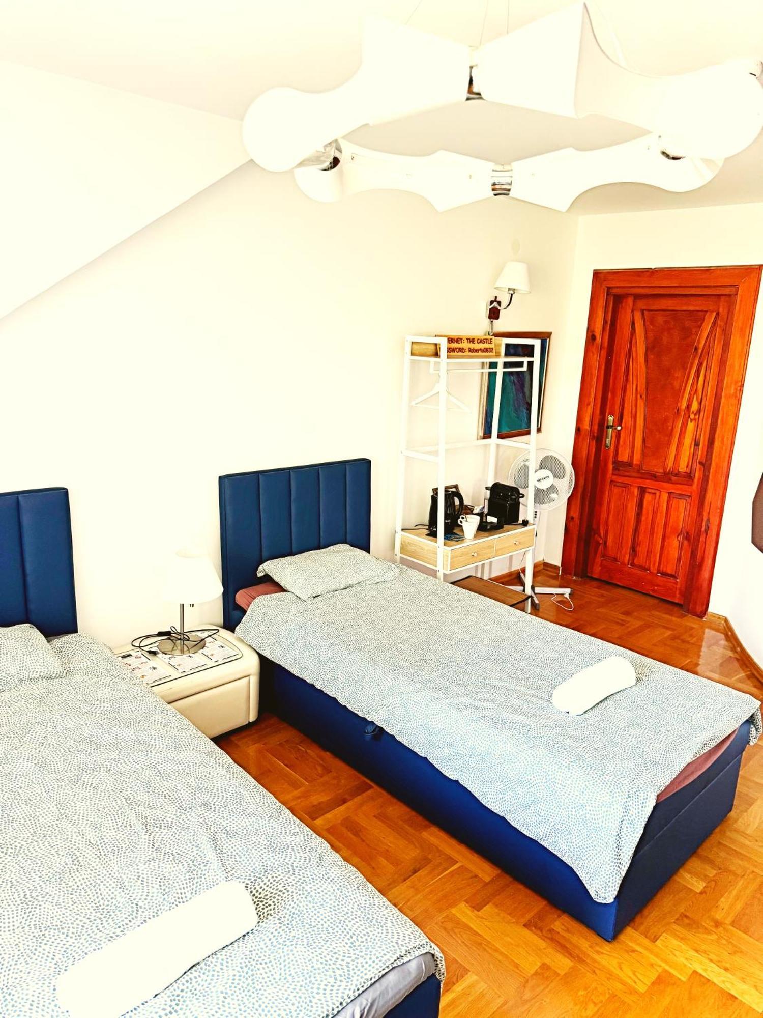 The Castle Suites & Apartment - Free Parking - (Adults Only) Краков Экстерьер фото
