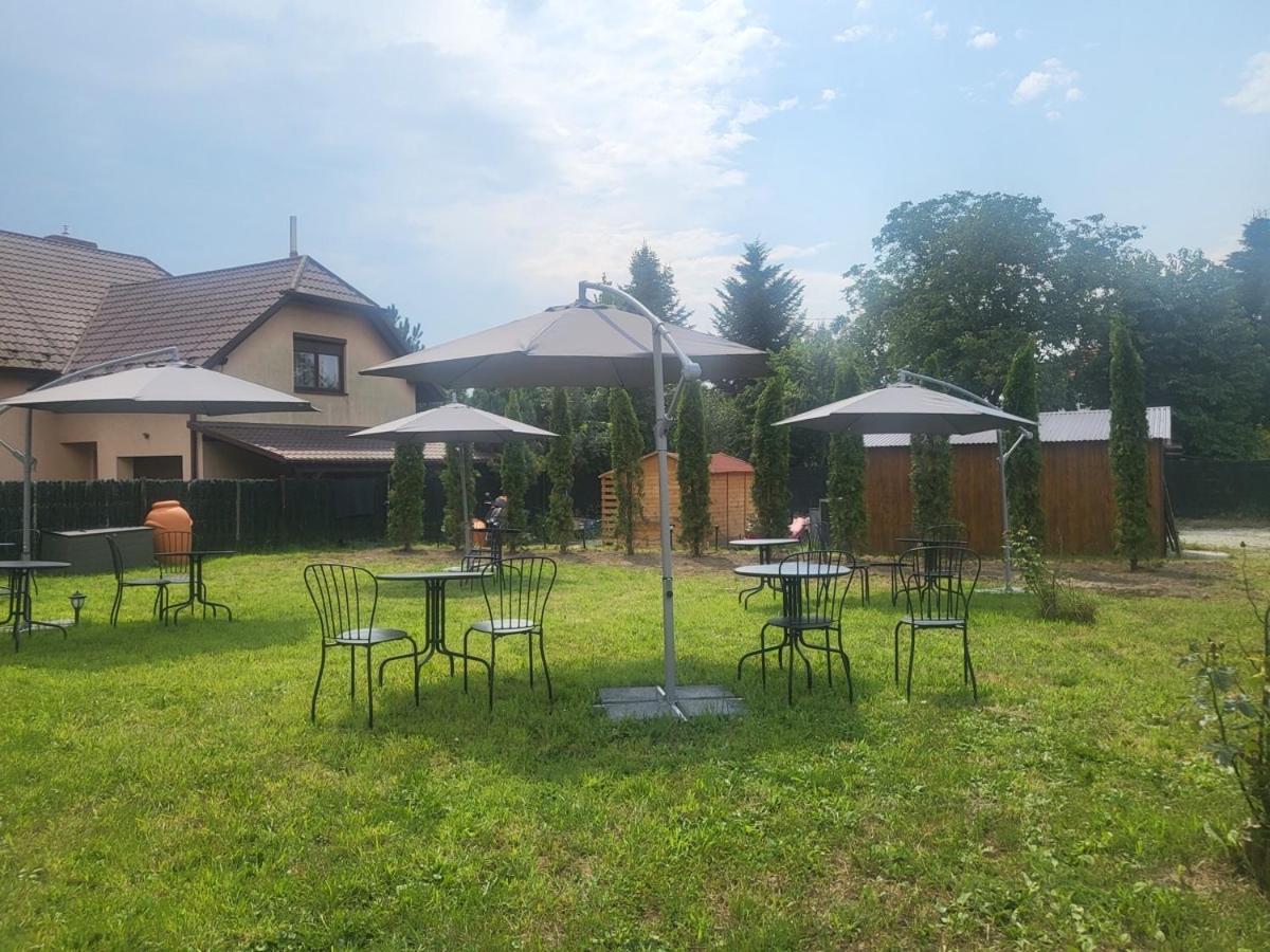 The Castle Suites & Apartment - Free Parking - (Adults Only) Краков Экстерьер фото